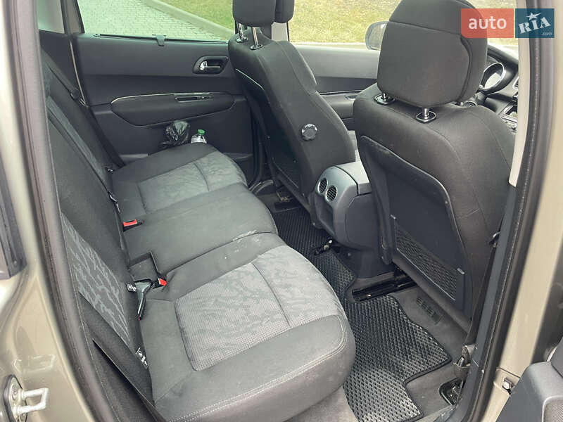 Внедорожник / Кроссовер Peugeot 3008 2009 в Стрые