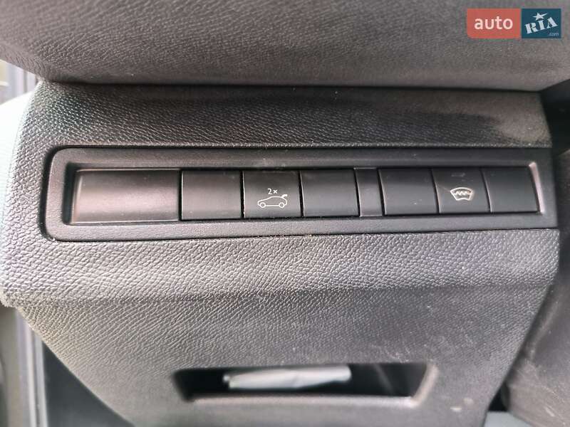 Внедорожник / Кроссовер Peugeot 3008 2020 в Киеве