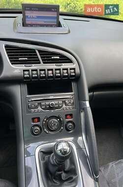 Внедорожник / Кроссовер Peugeot 3008 2012 в 