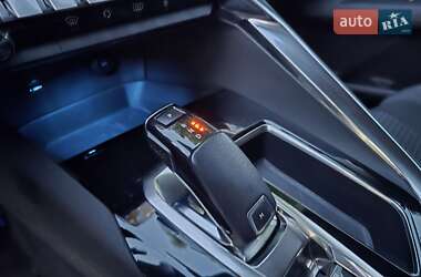 Позашляховик / Кросовер Peugeot 3008 2020 в 