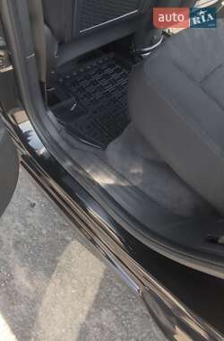 Позашляховик / Кросовер Peugeot 3008 2011 в 