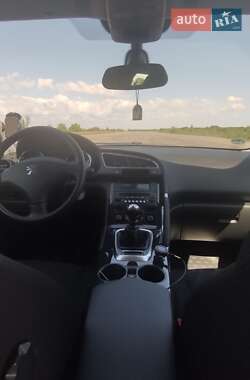 Позашляховик / Кросовер Peugeot 3008 2011 в 