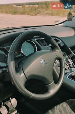Позашляховик / Кросовер Peugeot 3008 2011 в 
