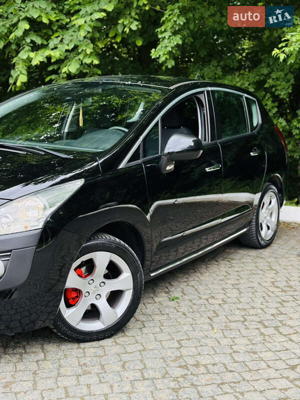 Позашляховик / Кросовер Peugeot 3008 2010 в Чернівцях
