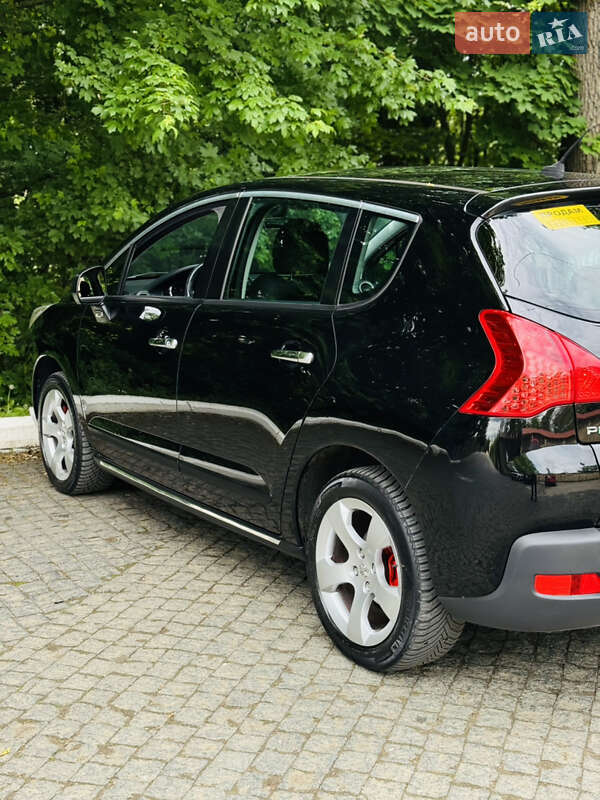 Позашляховик / Кросовер Peugeot 3008 2010 в Чернівцях