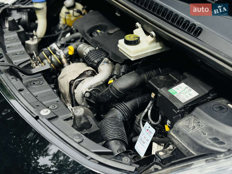 Позашляховик / Кросовер Peugeot 3008 2010 в Чернівцях