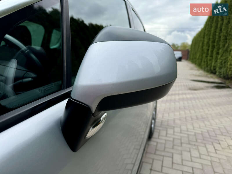 Позашляховик / Кросовер Peugeot 3008 2011 в Луцьку