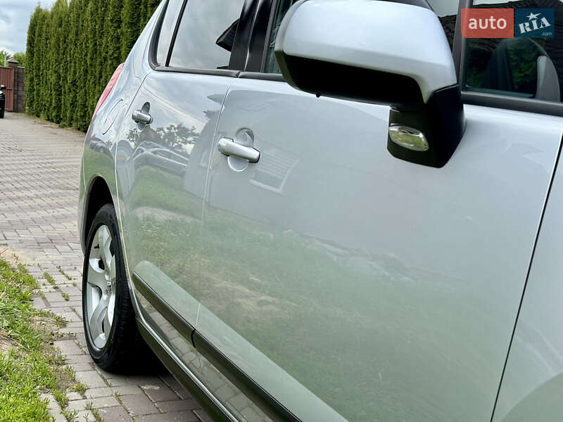 Позашляховик / Кросовер Peugeot 3008 2011 в Луцьку