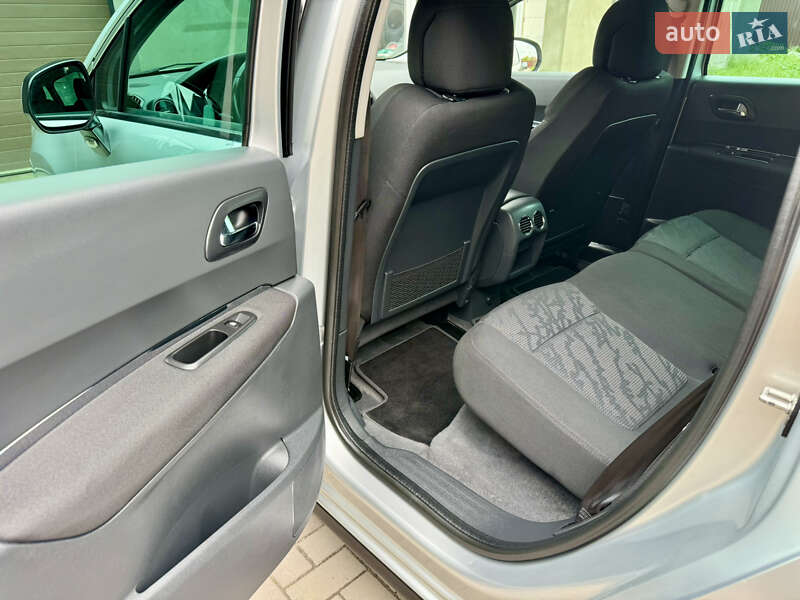 Позашляховик / Кросовер Peugeot 3008 2011 в Луцьку