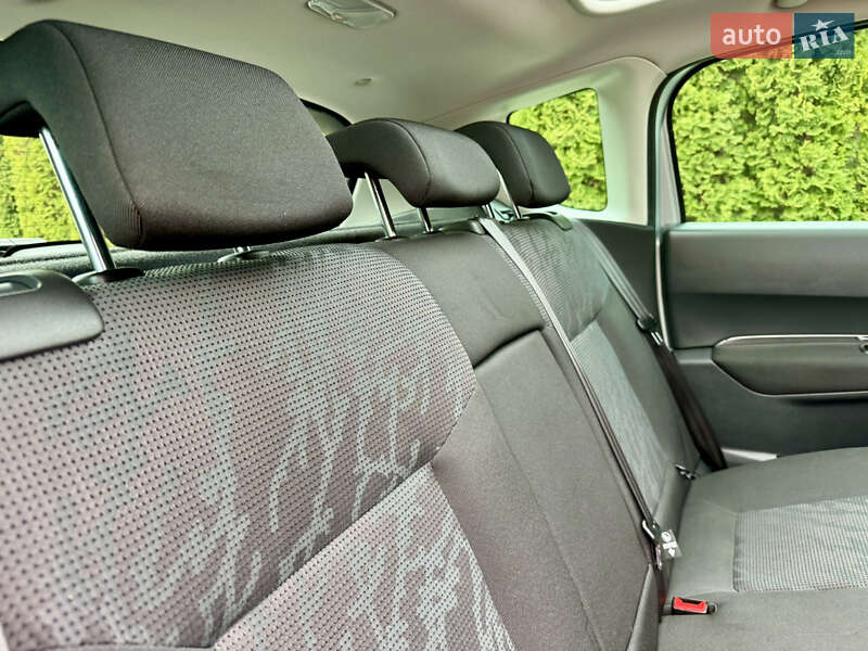 Позашляховик / Кросовер Peugeot 3008 2011 в Луцьку