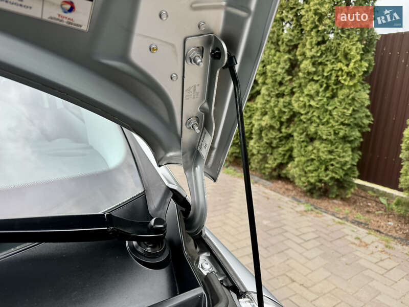 Позашляховик / Кросовер Peugeot 3008 2011 в Луцьку