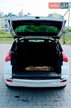 Внедорожник / Кроссовер Peugeot 3008 2010 в 