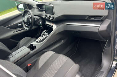 Позашляховик / Кросовер Peugeot 3008 2018 в 