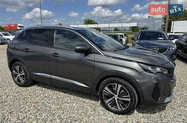 Позашляховик / Кросовер Peugeot 3008 2021 в 