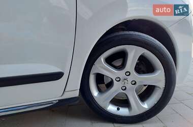 Внедорожник / Кроссовер Peugeot 3008 2011 в 