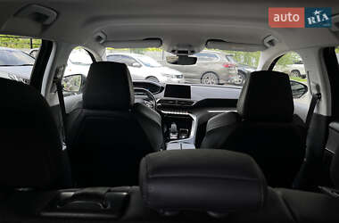 Позашляховик / Кросовер Peugeot 3008 2020 в 