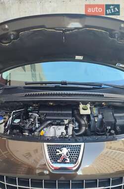 Внедорожник / Кроссовер Peugeot 3008 2010 в 