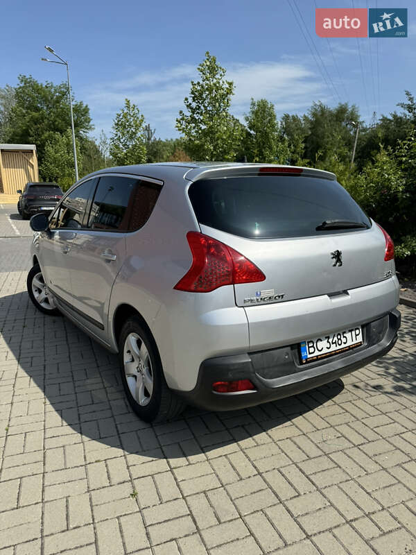 Позашляховик / Кросовер Peugeot 3008 2010 в Львові