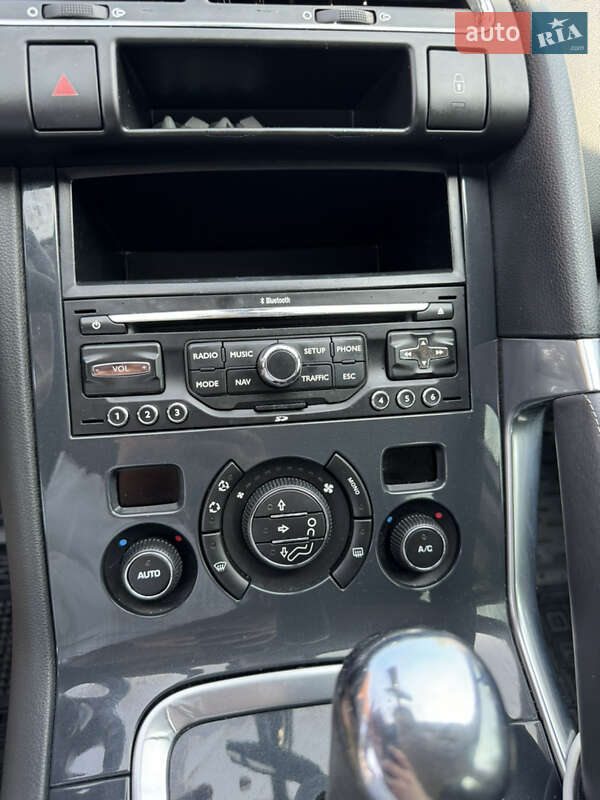 Позашляховик / Кросовер Peugeot 3008 2010 в Львові