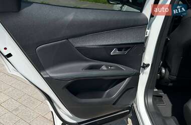 Внедорожник / Кроссовер Peugeot 3008 2021 в 