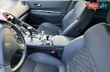Позашляховик / Кросовер Peugeot 3008 2014 в 