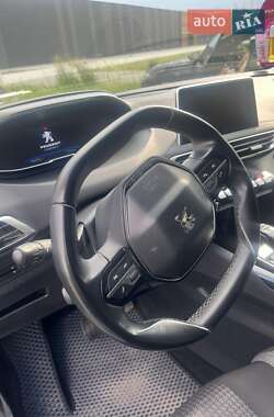 Внедорожник / Кроссовер Peugeot 3008 2018 в 