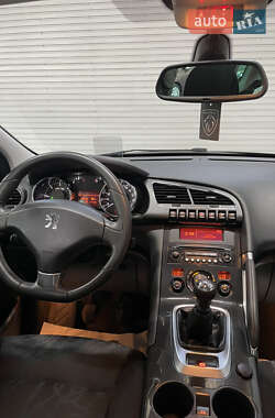 Внедорожник / Кроссовер Peugeot 3008 2012 в 