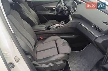 Позашляховик / Кросовер Peugeot 3008 2020 в 