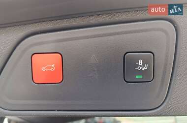 Позашляховик / Кросовер Peugeot 3008 2020 в 