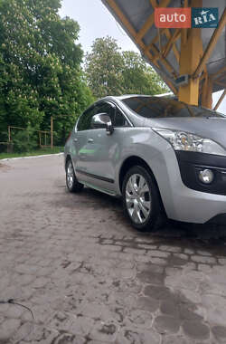 Внедорожник / Кроссовер Peugeot 3008 2011 в 