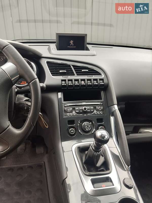 Позашляховик / Кросовер Peugeot 3008 2012 в Вишгороді