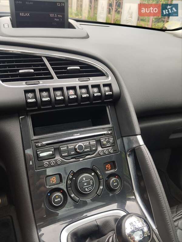 Позашляховик / Кросовер Peugeot 3008 2012 в Вишгороді