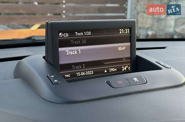 Внедорожник / Кроссовер Peugeot 3008 2011 в 