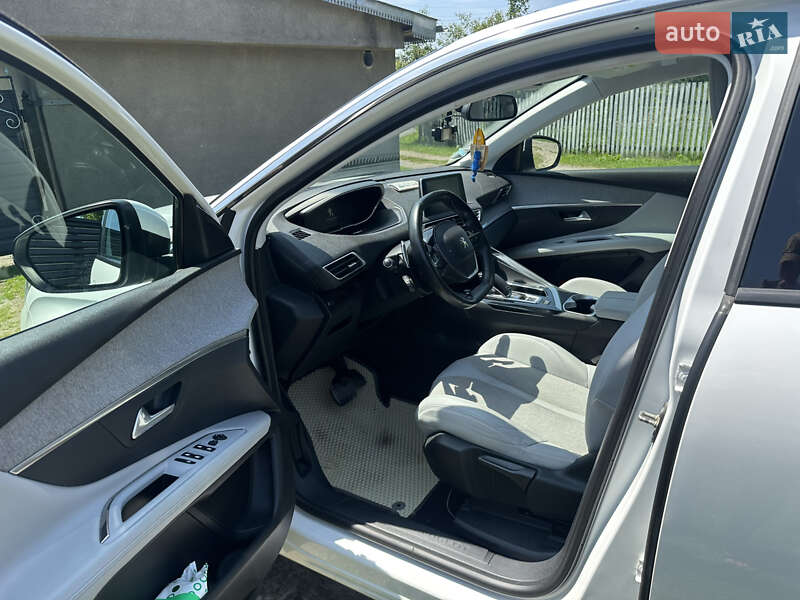 Позашляховик / Кросовер Peugeot 3008 2017 в Шепетівці