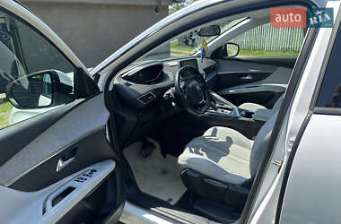 Внедорожник / Кроссовер Peugeot 3008 2017 в 