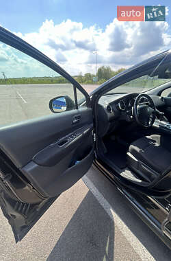 Позашляховик / Кросовер Peugeot 3008 2011 в 