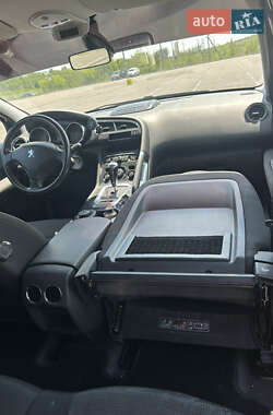 Позашляховик / Кросовер Peugeot 3008 2011 в 