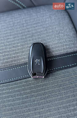 Внедорожник / Кроссовер Peugeot 3008 2023 в 