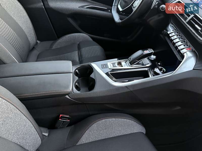 Позашляховик / Кросовер Peugeot 3008 2020 в Стрию