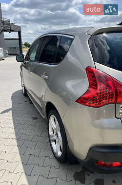 Позашляховик / Кросовер Peugeot 3008 2010 в 