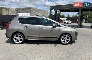 Позашляховик / Кросовер Peugeot 3008 2010 в 