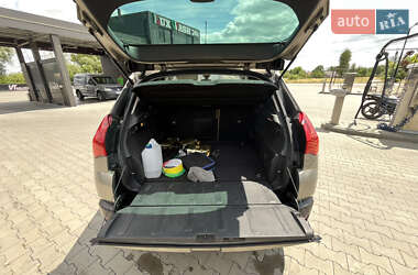 Позашляховик / Кросовер Peugeot 3008 2010 в 