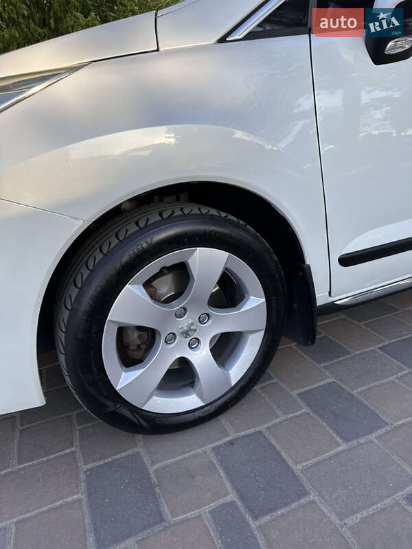 Позашляховик / Кросовер Peugeot 3008 2012 в Миколаєві