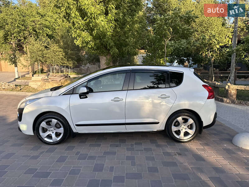 Позашляховик / Кросовер Peugeot 3008 2012 в Миколаєві