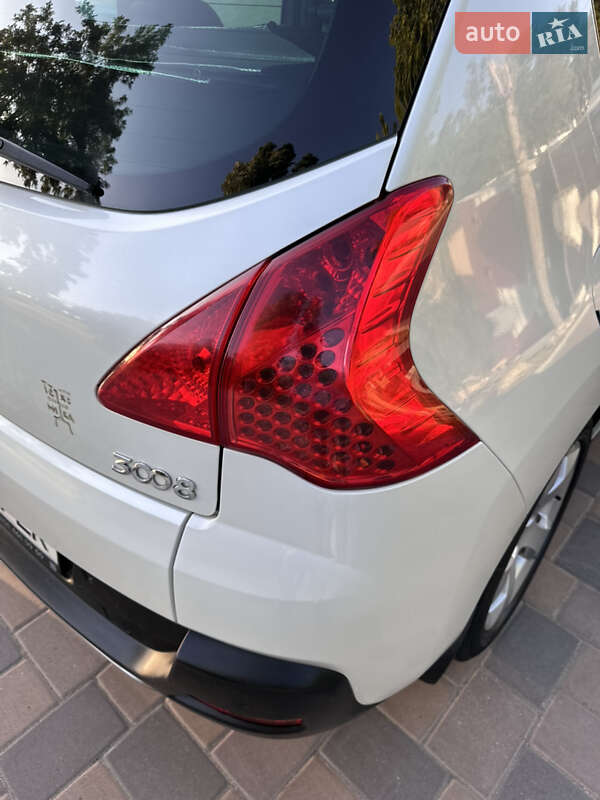 Позашляховик / Кросовер Peugeot 3008 2012 в Миколаєві