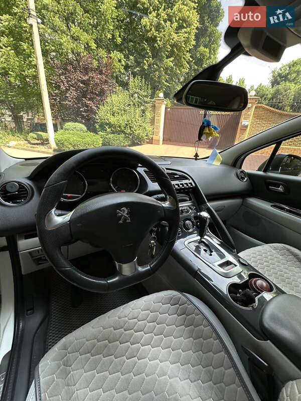 Позашляховик / Кросовер Peugeot 3008 2015 в Запоріжжі