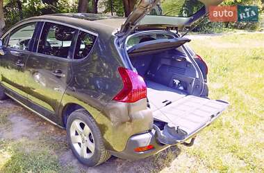 Позашляховик / Кросовер Peugeot 3008 2010 в 