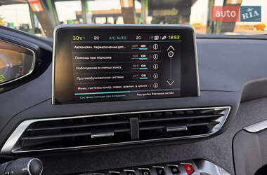 Позашляховик / Кросовер Peugeot 3008 2021 в 