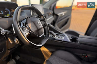 Позашляховик / Кросовер Peugeot 3008 2021 в 