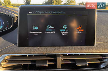 Позашляховик / Кросовер Peugeot 3008 2021 в 